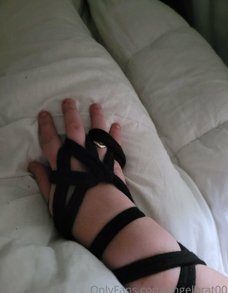 angelbrat00 onlyfans nude pictures