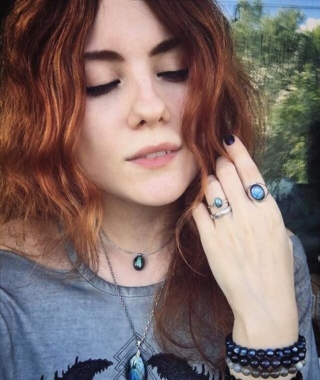 Alina Gingertail onlyfans ass