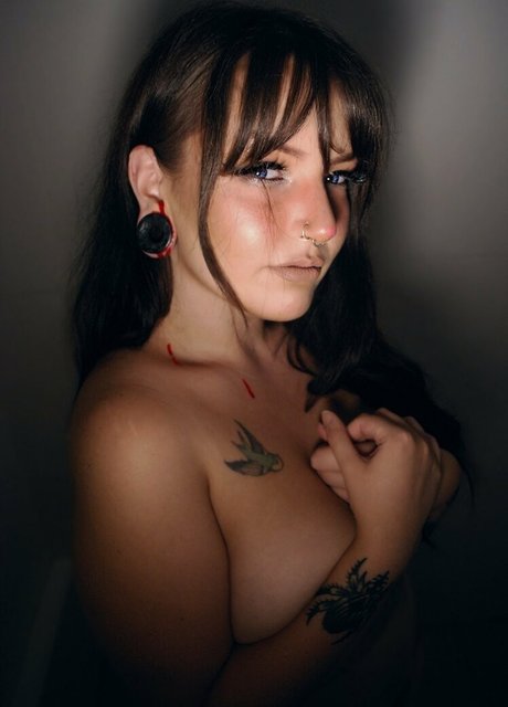 tofux gaming only fans nudes