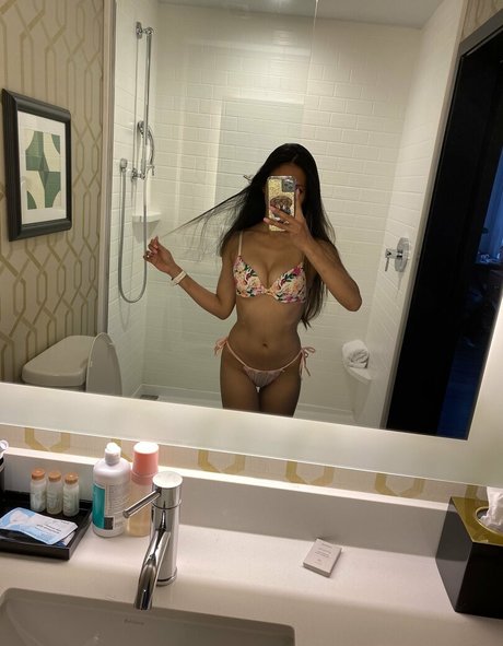 JuicyPinaypple onlyfans model photo