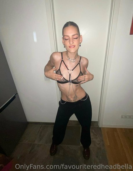 favouriteredheadbella nude only fans