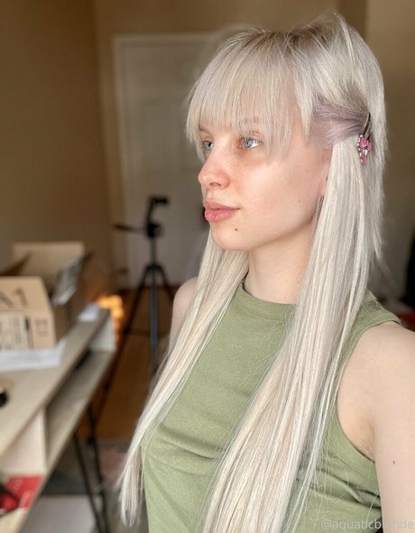 aquaticblonde onlyfans naked