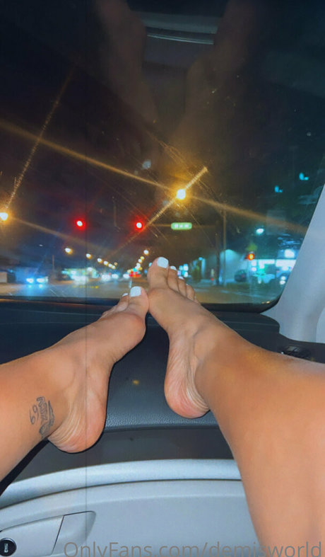 demisworld onlyfans leak ass