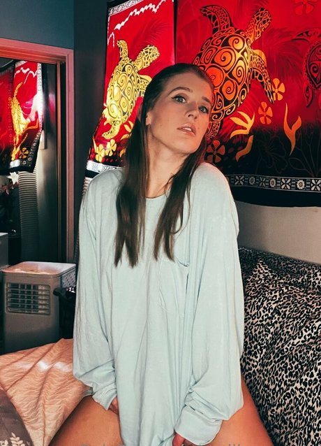 emilia muunn onlyfans star