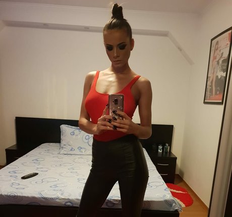 AndreeaNicoletaDinu onlyfans content type