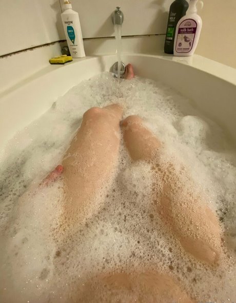 akiofficial onlyfans naked