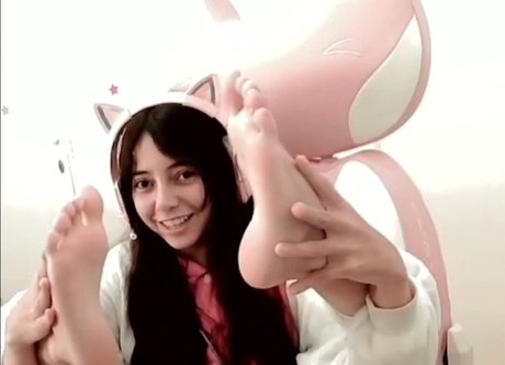 babycaroline69 onlyfans model