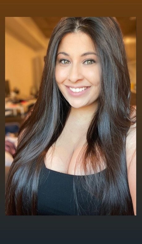 Vanessa Romero onlyfans leak ass