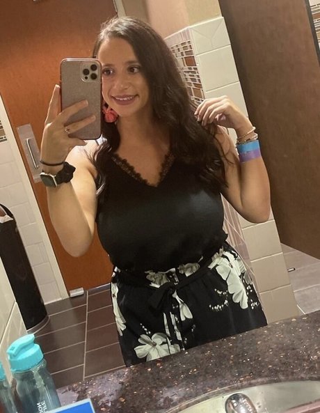 Sarah H onlyfans explicit content