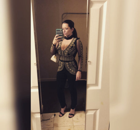 Sarah H onlyfans strip