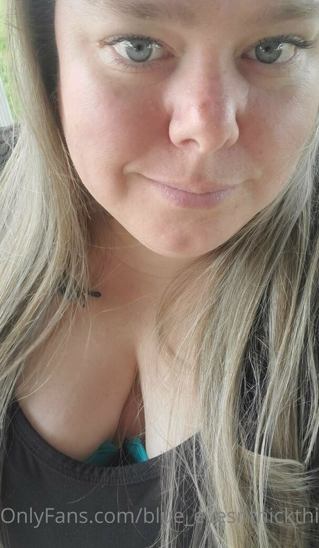 blue eyesnthickthighs onlyfans naked