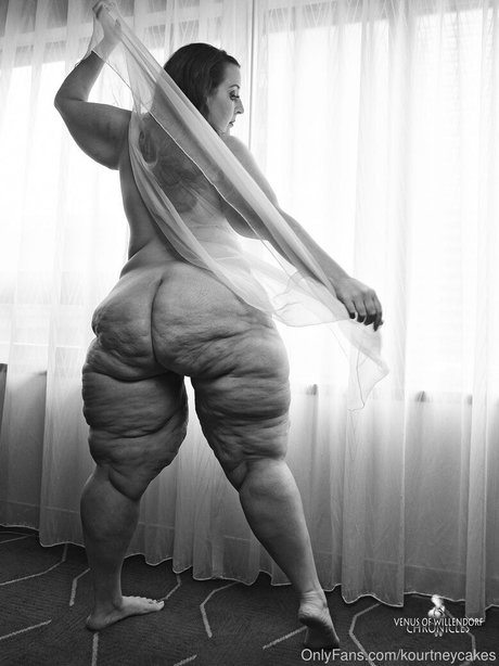 kourtneycakes onlyfans fotos