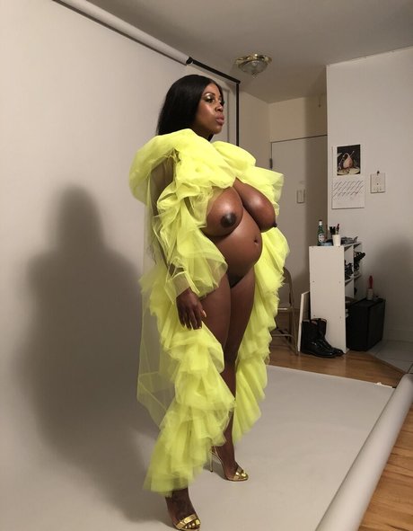 clubmaseratixxx onlyfans desnuda