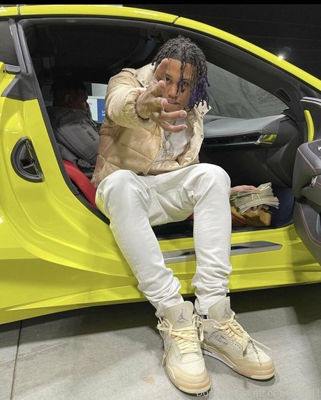 rightcheekxx only fans pic