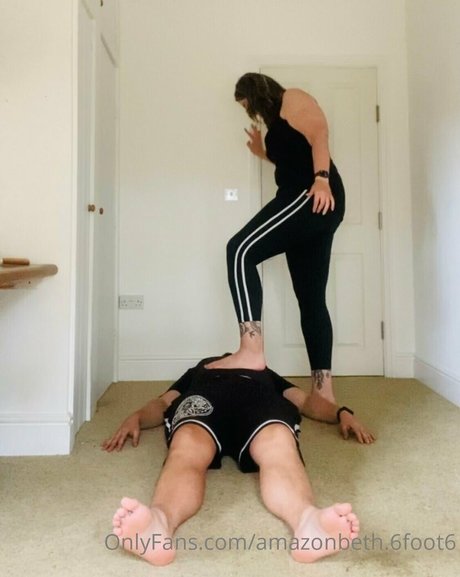 amazonbeth 6foot6 onlyfans posts