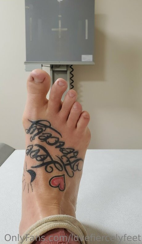 lovefiercelyfeet onlyfans tits