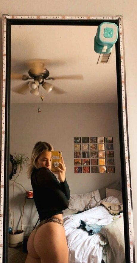 Joselle Courchaine topless onlyfans