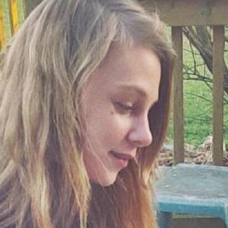 Sydney Poniewaz onlyfans naked