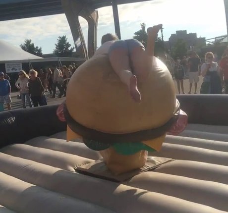 Sydney Poniewaz onlyfans star