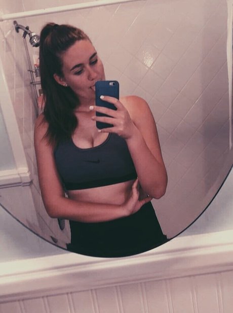 Hannah V nude porn onlyfans