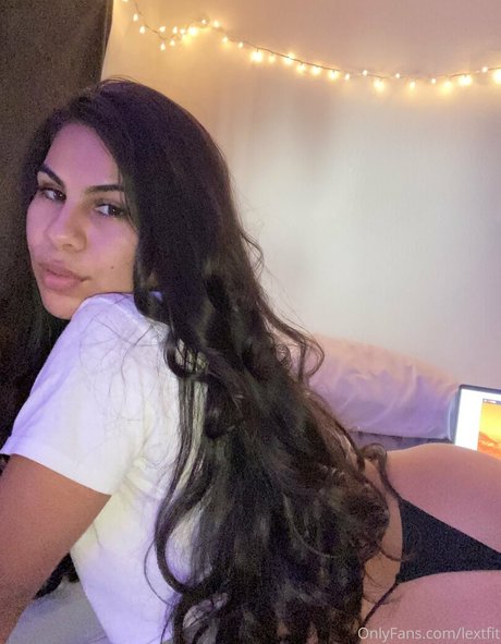 alexisbtelles onlyfans nude photos