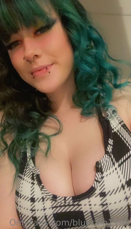 bluerain1998 onlyfans leajs