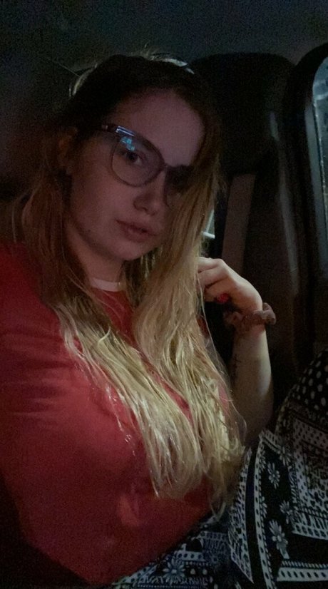 nikoletlarie onlyfans striptease