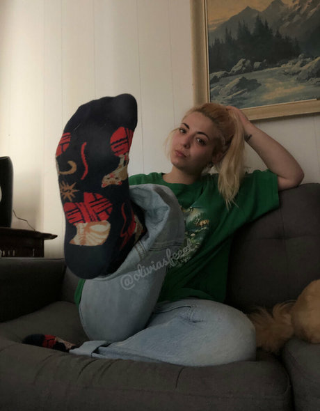 oliviafeetqueen onlyfans picture
