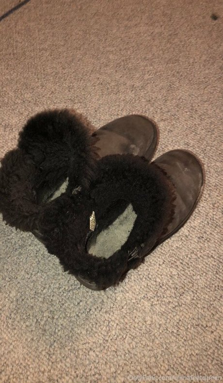 oliviafeetqueen onlyfans leak ass