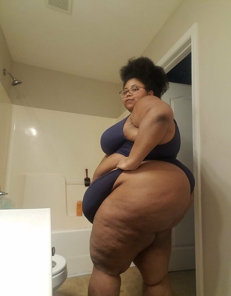 lilmsfluffy onlyfans photo