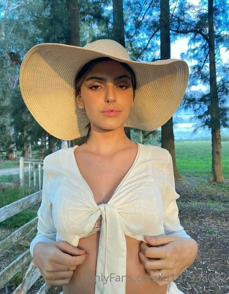 desire bunny onlyfans public photos