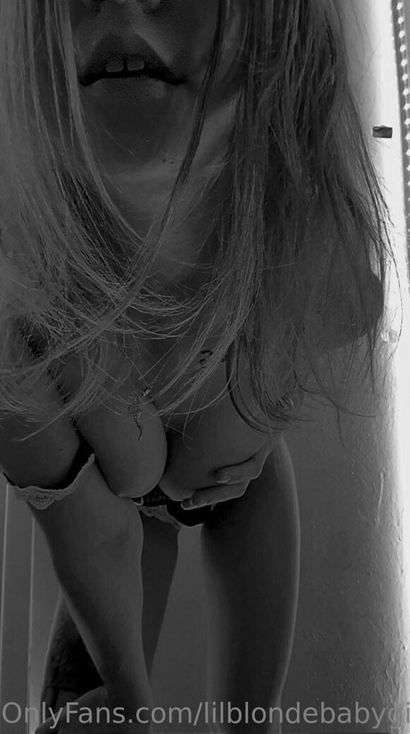 lilblondebabygirl hot onlyfans