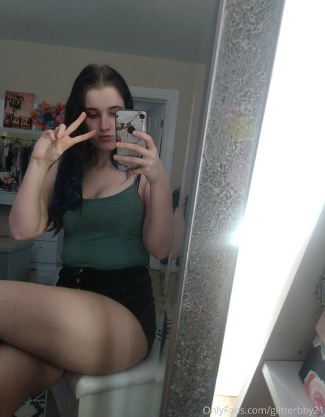 glitterbby21 nude onlyfans leak