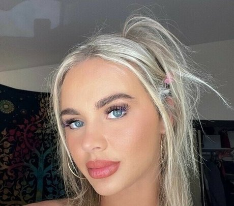 Camille Cammy onlyfans leajs