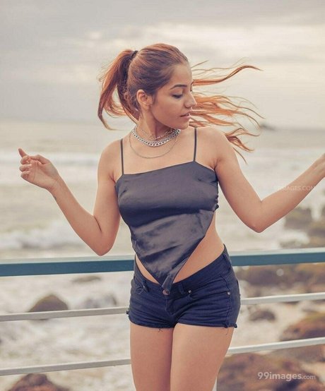 Simran Kaur Hundal onlyfans leaks naked