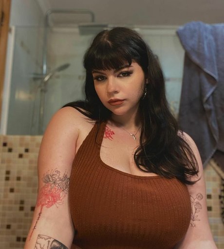 ladle tsunade boobs onlyfans