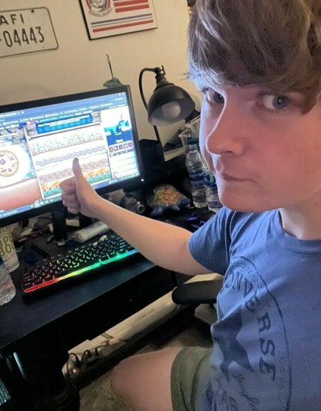 Femboy Fishing only fans pics