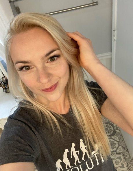 Mandy Marx only fans photos