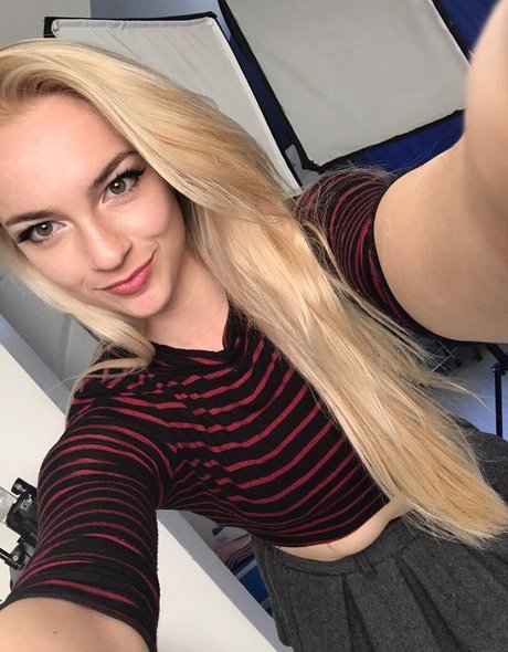 Mandy Marx onlyfans content type