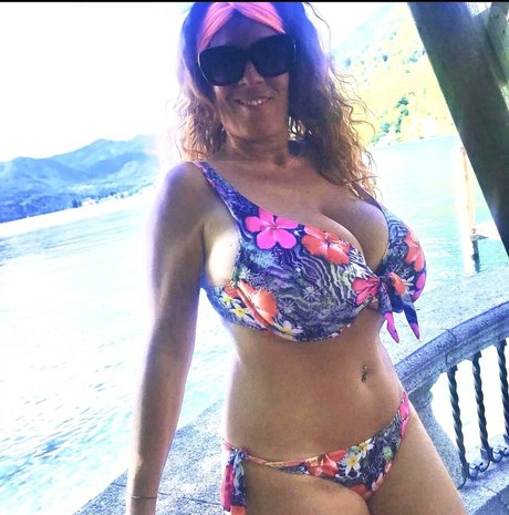 Betty LaRouge desnuda onlyfans