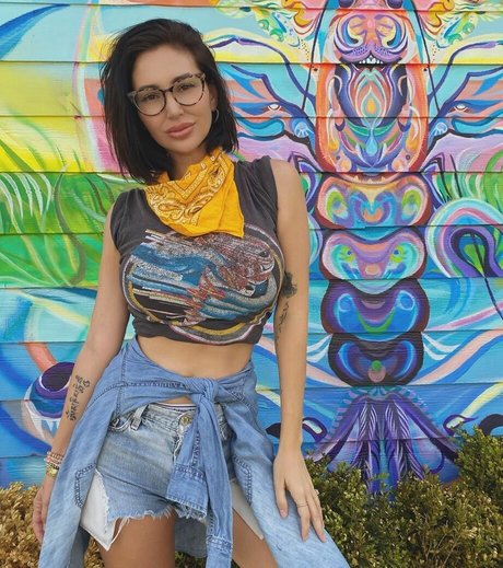 Shay Laren onlyfans pics