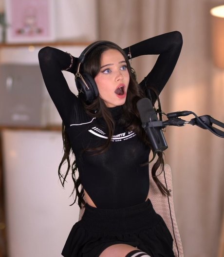 Lydia Violet onlyfans ass