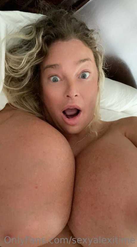 sexyalexitime only fans sex
