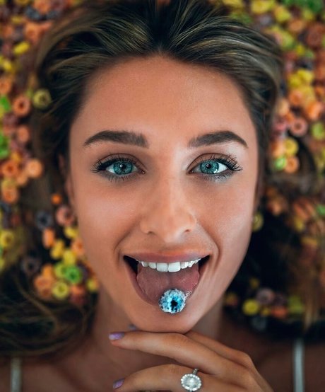 Emma Amelia nude onlyfans pics