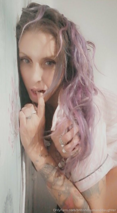 feet slave onlyfans nice self-portrait