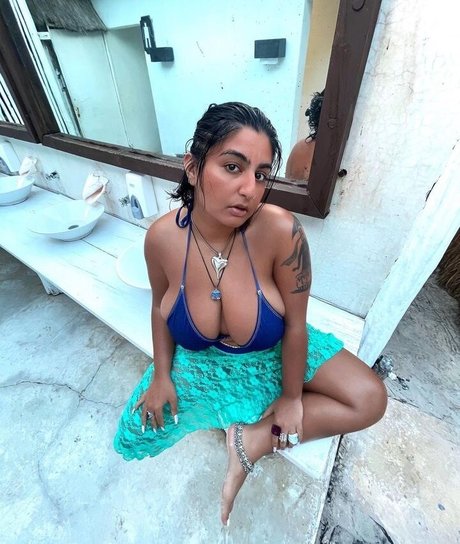 Chippy Nonstop onlyfans striptease