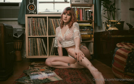 itsrosemoon onlyfans pics