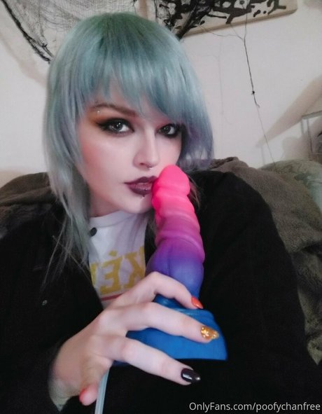 poofychanfree porn onlyfans