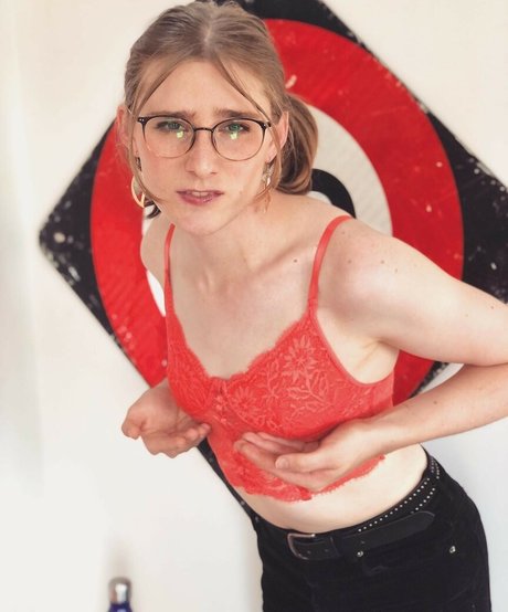 Alice In Wonder1and onlyfans boobs