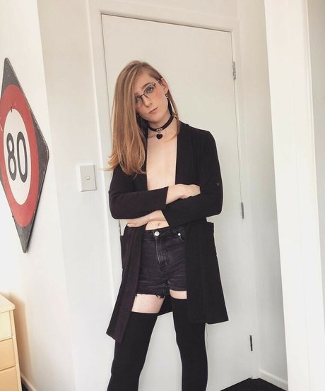 Alice In Wonder1and only fans nude